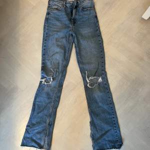 Zara jeans storlek 34, bra skick säljer pga använder inte