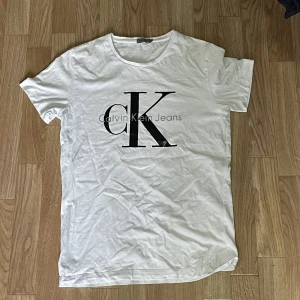 Calvin Klein Jeans T Shirt - Skick 9/10 storlek M 