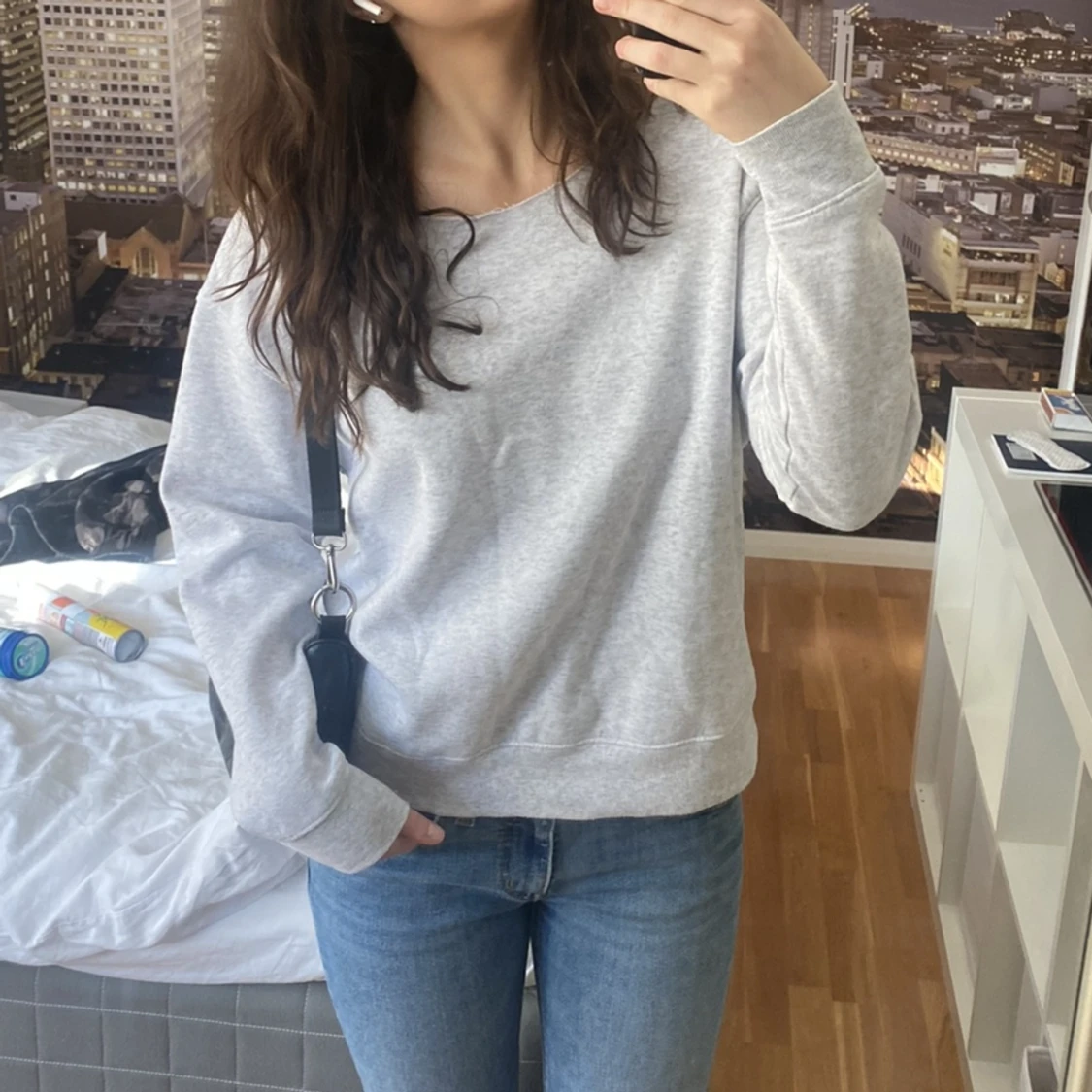 Off Shoulder sweatshirt 