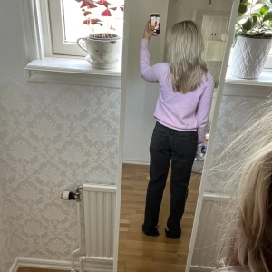 Stickad tröja  - Rosa stickad tröja från vero Moda💗