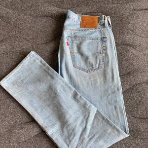 Tjena säljer ett par Levis jeans Retail 1100kr mitt pris 500 Cod 8/10 Skriv vid frågor och funderingar