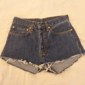 Levis shorts  - Levis shorts vintage  passar 34-36