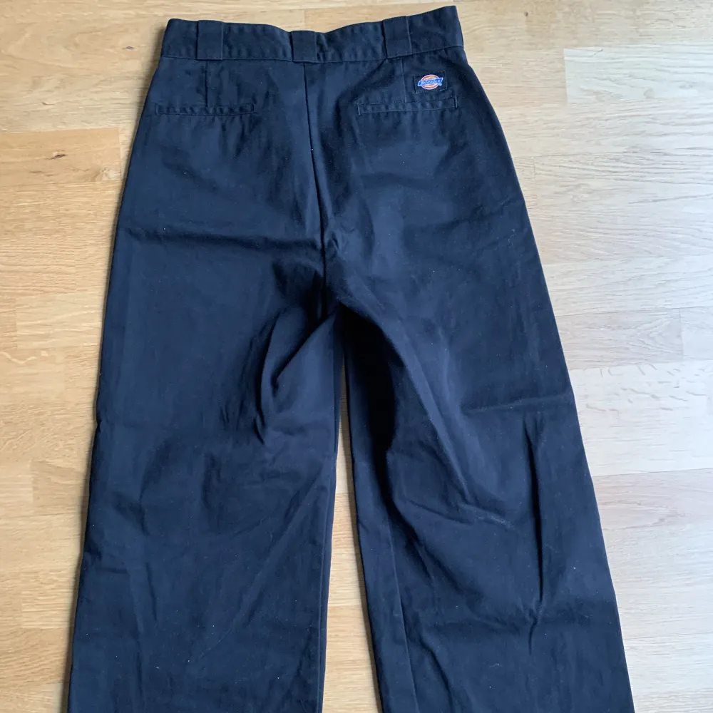 Helt nya dickies byxor, aldrig använda. Utsvängda. W/28. Jeans & Byxor.