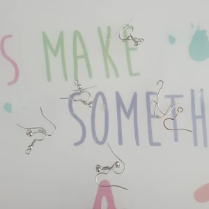 5 st örhengskrokar  - Bra skick lrhengskrokar tipsa gärna pris vad ni tar dem för!