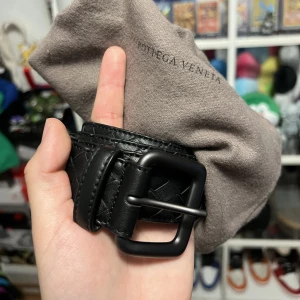 Bottega Veneta Bälte - Storlek är 75cm. Dustbag ingår. Nypris ca 6000kr. Nyskick.