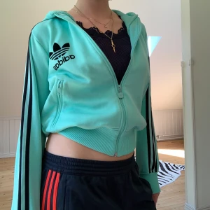 Adidasjacka - Hur najs adidas jacka? Så snygg till både träning eller vardag 🫧✨
