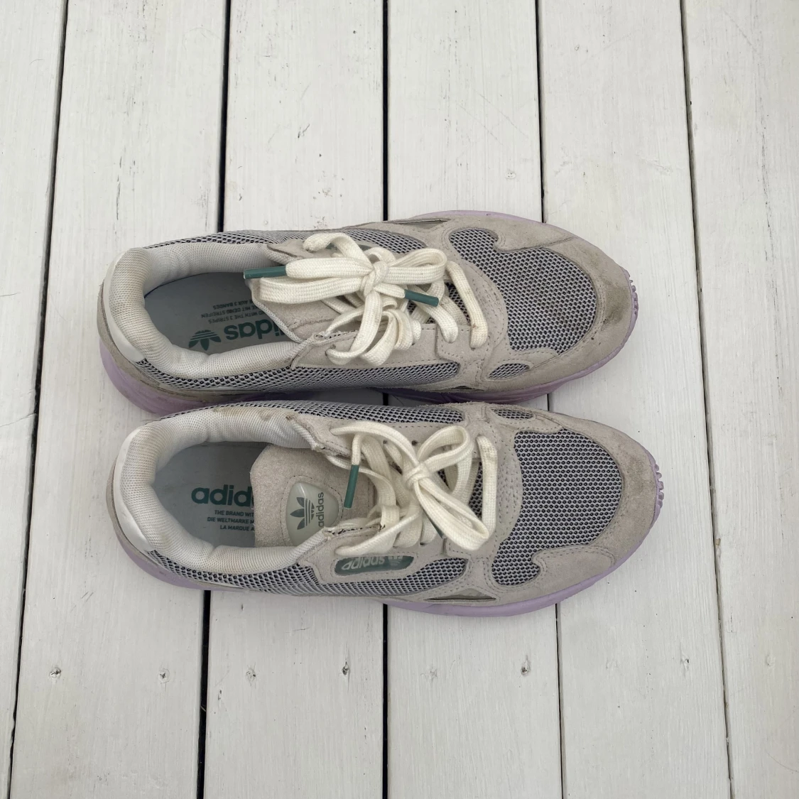 Coola adidas sneakers 💜🤍 - 90