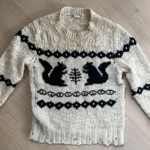 Acne tröja  - Stickad tröja från Acne 🫶🏼passar både dam och herr ! Kan posta eller mötas upp i Stockholm💝nypris mer än 2000