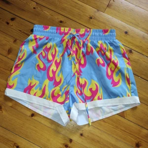 Coola shorts  - Knappt använda och i bra skick. Står ingen storlek men de passar nog XS/S