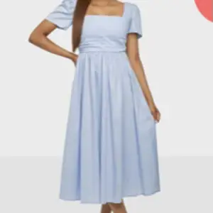 Vill gärna köpa denna klänning från Nelly i storlek 38 eller 40