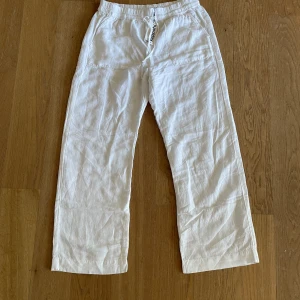 Nya Linnebyxor storlek medium  - Helt nya och oanvända linnebyxor från Kappahl storlek medium!