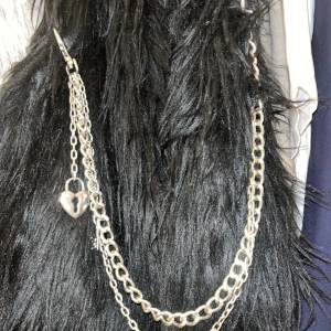 Häng kedja 90tal hjärta och lås  - Söt yk2 kedja med ”hänglås”. Kan fästas på nycklar eller byxor eller båda. 