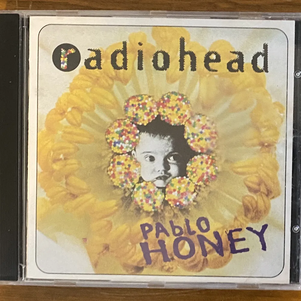 2 st radiohead cd-skivor . Övrigt.