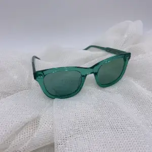 Chimi solglasögon i modell #007 Säljer endast solglasögonen (har tappat bort boxen) Nypris: ca 1200kr