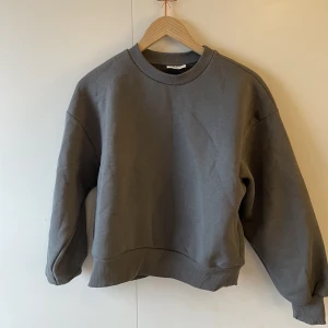 Tröja - Basis tröja från Gina tricot💗