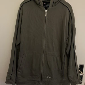 Tröja - Militärgrön champion zipup, bra skick