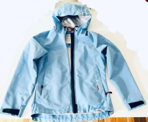 Sailracing Windstopper - Klassisk funktionsjacka, Sailracing Windstopper XS, ljusblå  Lättviktsjacka konstruerad för maximalt skydd, komfort & rörlighet m hög andningsförmåga.