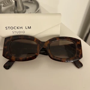 snygga brillor från zara - sjukt snygga brillor från zara som endast är testade! finns ej att köpa längre. Nypris: 259 💓