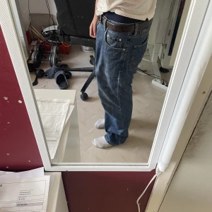 Hugo boss jeans - Ett par snygga Hugo boss jeans passar mig perfekt och jag är 178