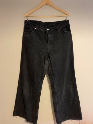 MONKI jeans  - MONKI jeans storlek 32