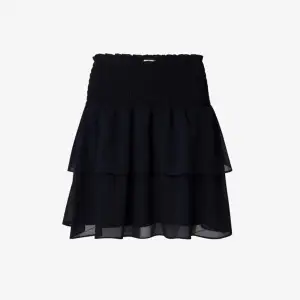 Säljer nu denna slutsålda chelsea kjolen väl använd och i bra skick. 💘💘