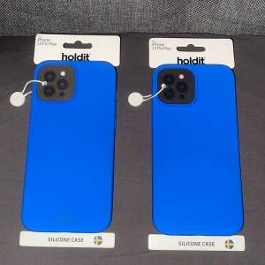 Passar till: Iphone 13 Pro max Färg: Blå Material: Silikon   Båda för 140kr, 100kr för 1