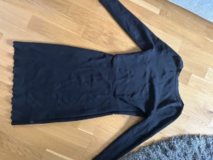 Svart klänning - Använd fåtal gånger, fint skick.