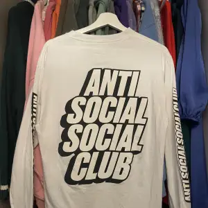 En cool oversized långärmad t-shirt från ANTI SOCIAL SOCIAL CLUB som jag köpte i Stockholm för 1699kr