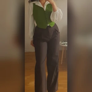 Bruna kostymbyxor  - Vackra bruna kostymbyxor 🤎 Aldrig använda. Storlek S 