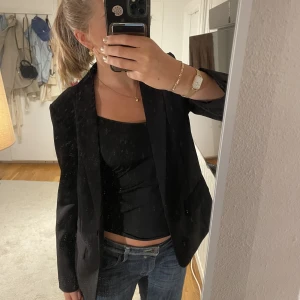 Snygg kavaj - Snygg svart kavaj