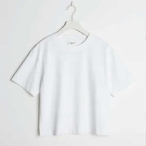 Vit t-shirt  - Använd någon gång, bra skick😊