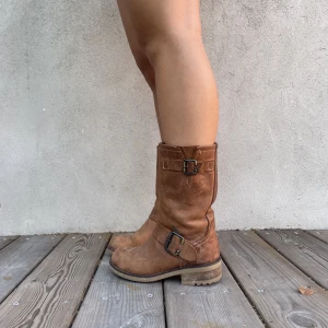Boots  - Okej skick!!!! Äkta läder!