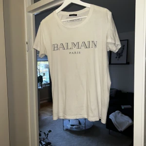 Balmain t-shirt  - En fin balmain t-shirt