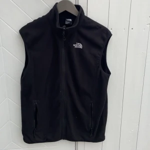 North face fleece väst - En väst från north face i storlek M. 
