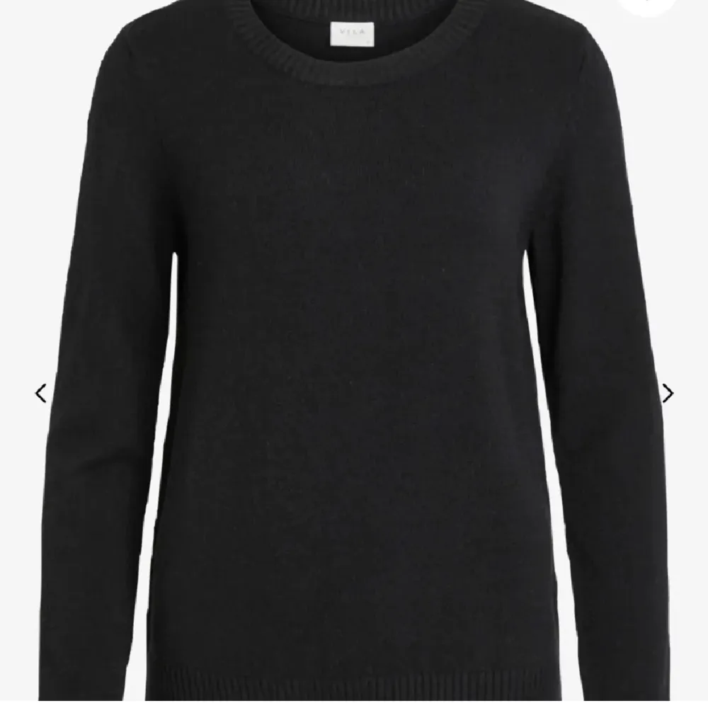 Säljer min svarta stickade tröja ifrån Vila i storlek M🫶. Tröjor & Koftor.