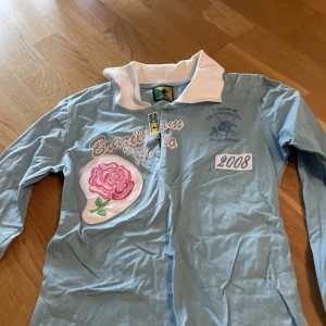 Polo tröja - Säljer denna superfina och unika tröjan från Brasil polo team. Är osäker på om jag ska sälja men vid bra pris så säljer jag. Tryck inte på köp nu utan skriv till mig med prisförslag. Storlek M men passar även S