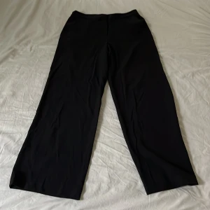 Byxor  - Jag säljer den byxor för kvinnor med storlek M. 