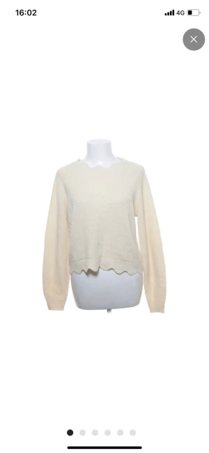 Tjoktröja - Gul tjoktröja, superfin och har fina detaljer.