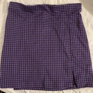 Flannel kjol - Flanell kjol från h&m. Den är helt oanvänd och har prislappen kvar.