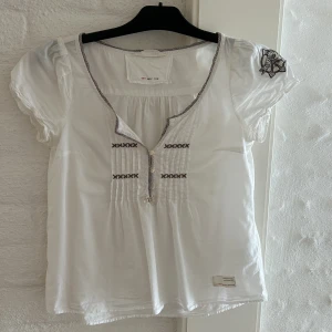Odd Molly blus - Vit kortärmad odd Molly blus i fint skick