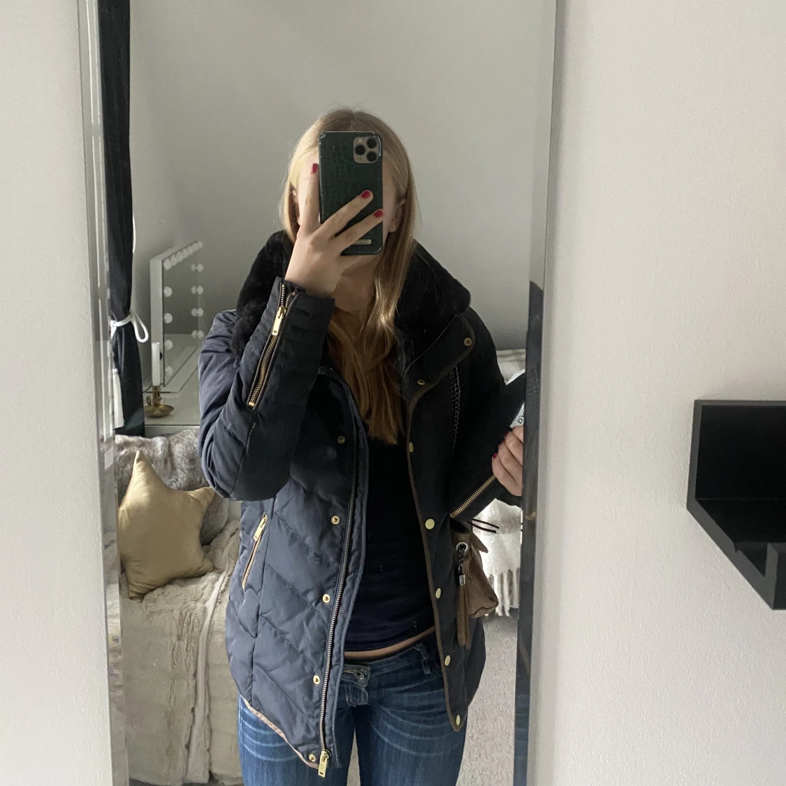 VINERJACKA MED FLUFFKRAGE