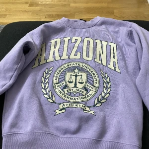 Tröja - Lila tröja från New Yorker 