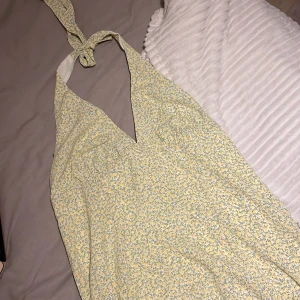 Klänning hm  - Säljer denna helt oanvända klänning från Hm. 