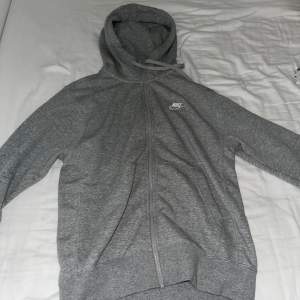 Nike Hoodie för endast 599kr Helt Ny (Ej använd)