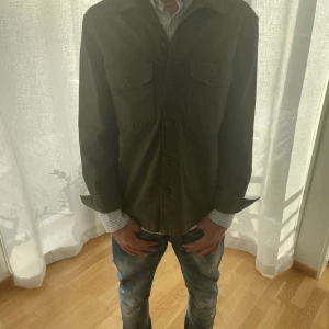 Overshirt  - Riktigt schysst overshirt från Mango. Köpt för 800 pris kan diskuteras!🤙🏽