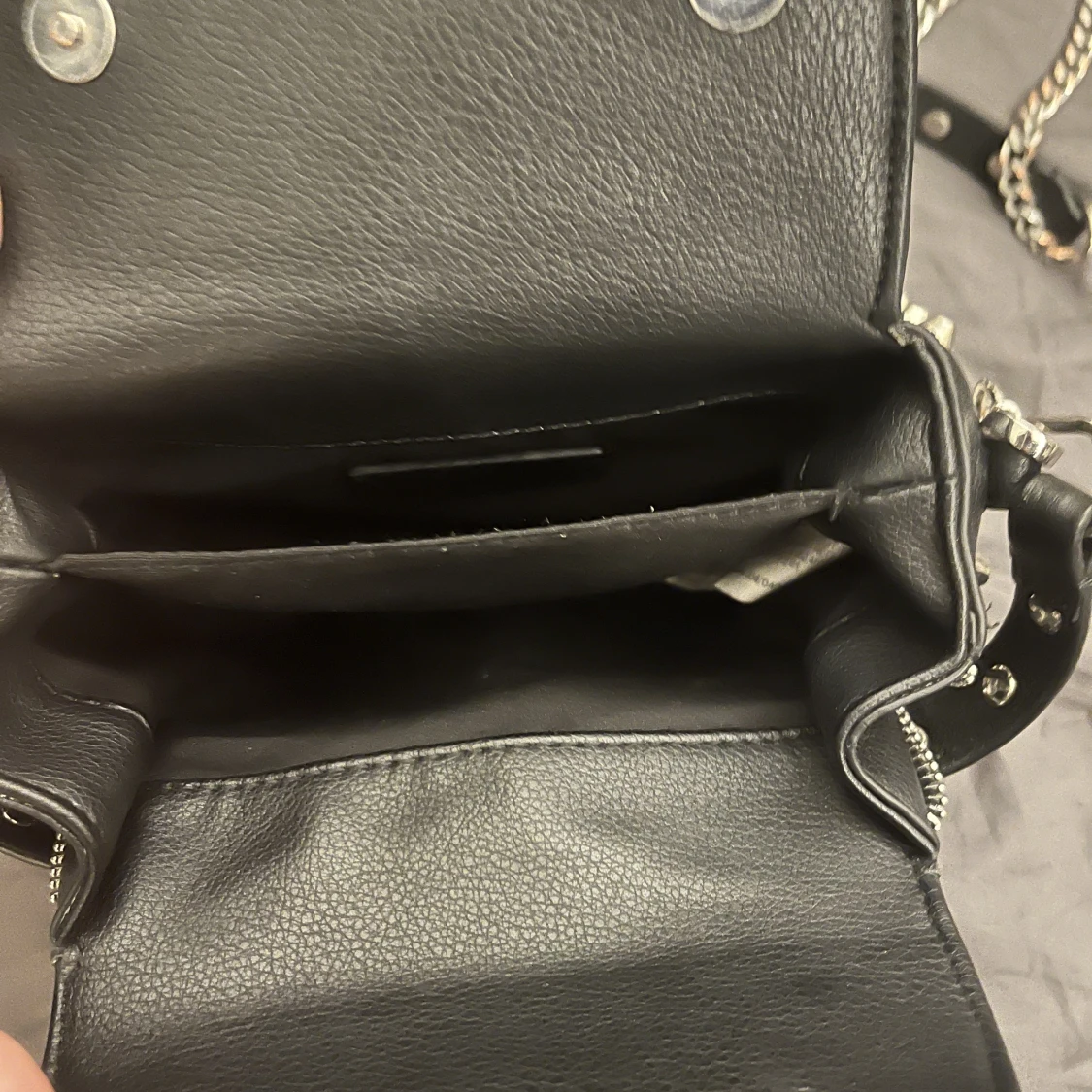 Liten väska med nitar - 91