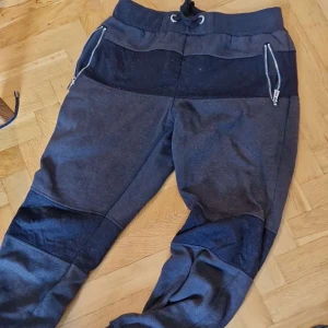 Black joggerpants ish - Black pants, 2014 ish style, pretty thick and warm