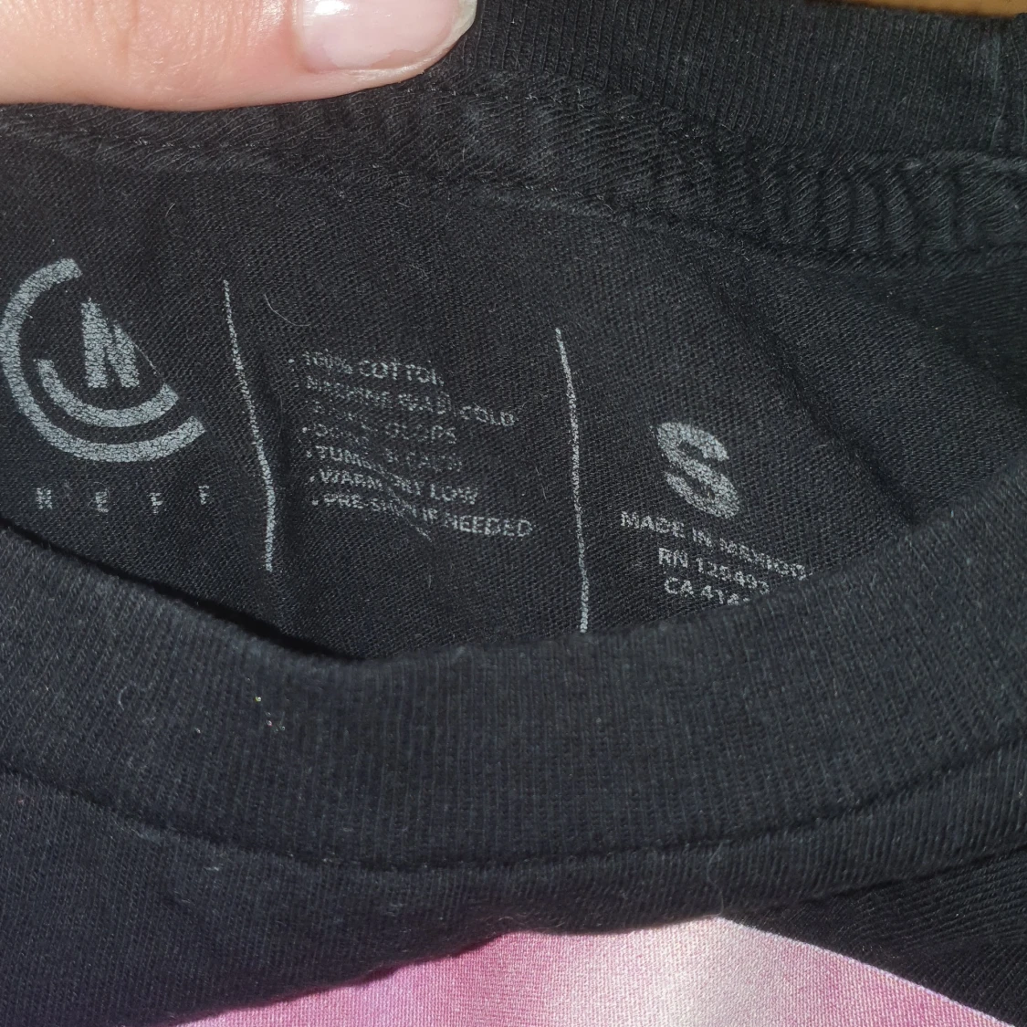 Svart t-shirt med tryck - 91