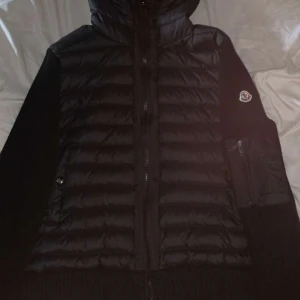 Moncler Wool Cardigan L - Nytt skit använd några gånger 