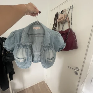 Bolero - As trendig jeans bolero💗💗köp genom köp nu!!